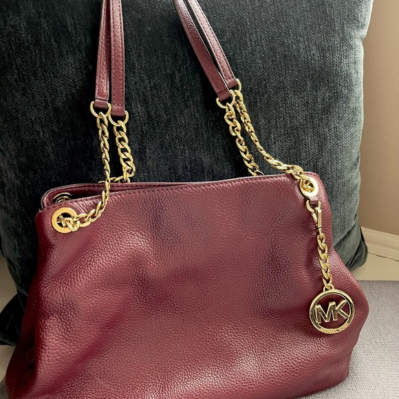 Michael Kors Jet Set Chain Shoulder Bag - Picture 7 of 13